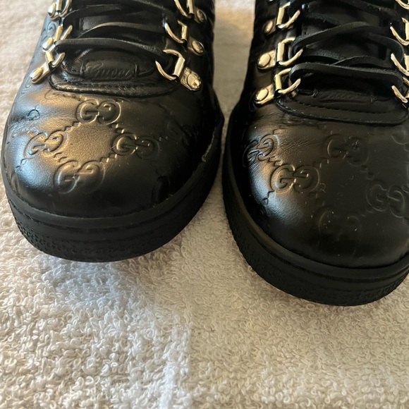 GUCCI GG EMBOSSED SNEAKERS/BOOTS MEN’S SIZE 6 OR WOMEN’S SIZE 9 M … WITH DEFECTS - Picture 7 of 16